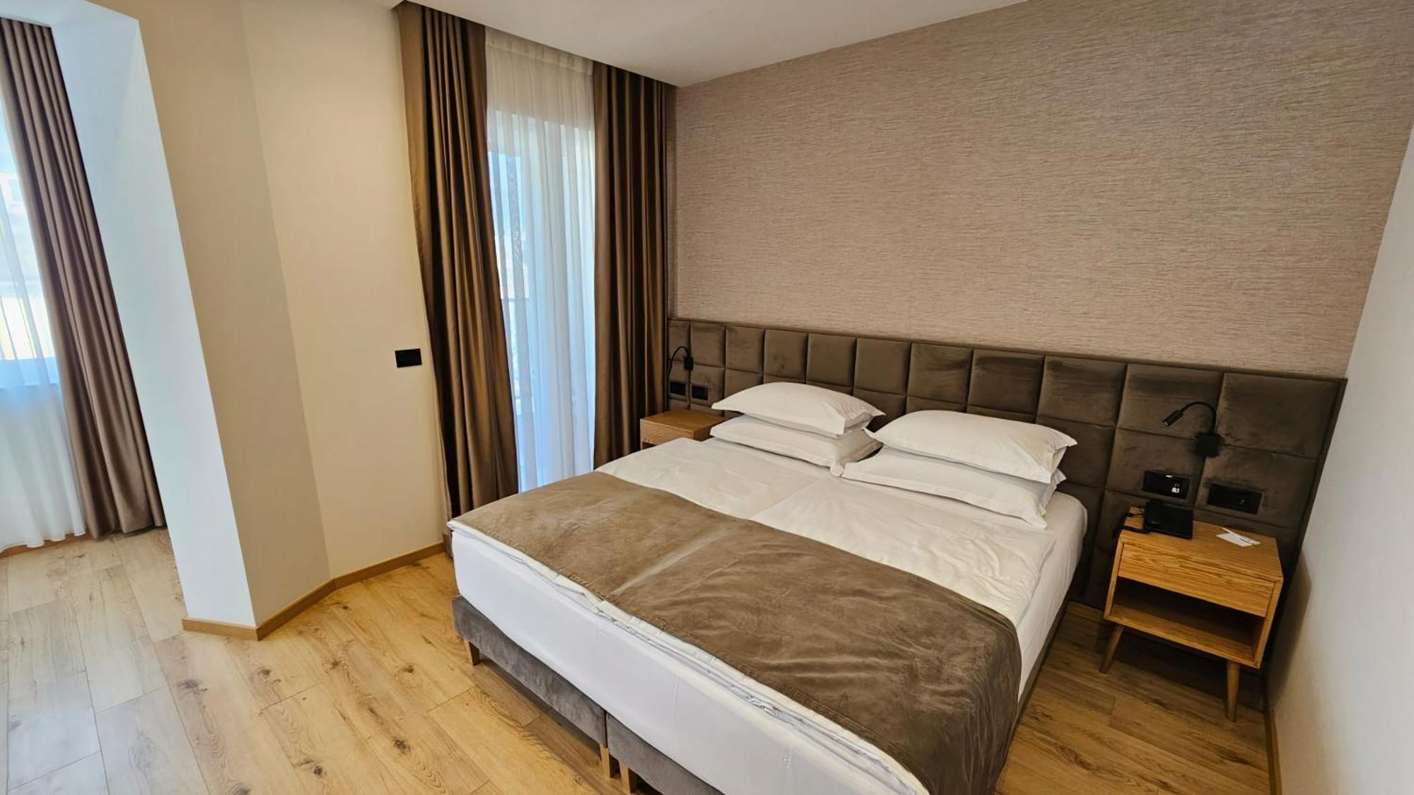 Sibb Hotel Tirana Exterior foto